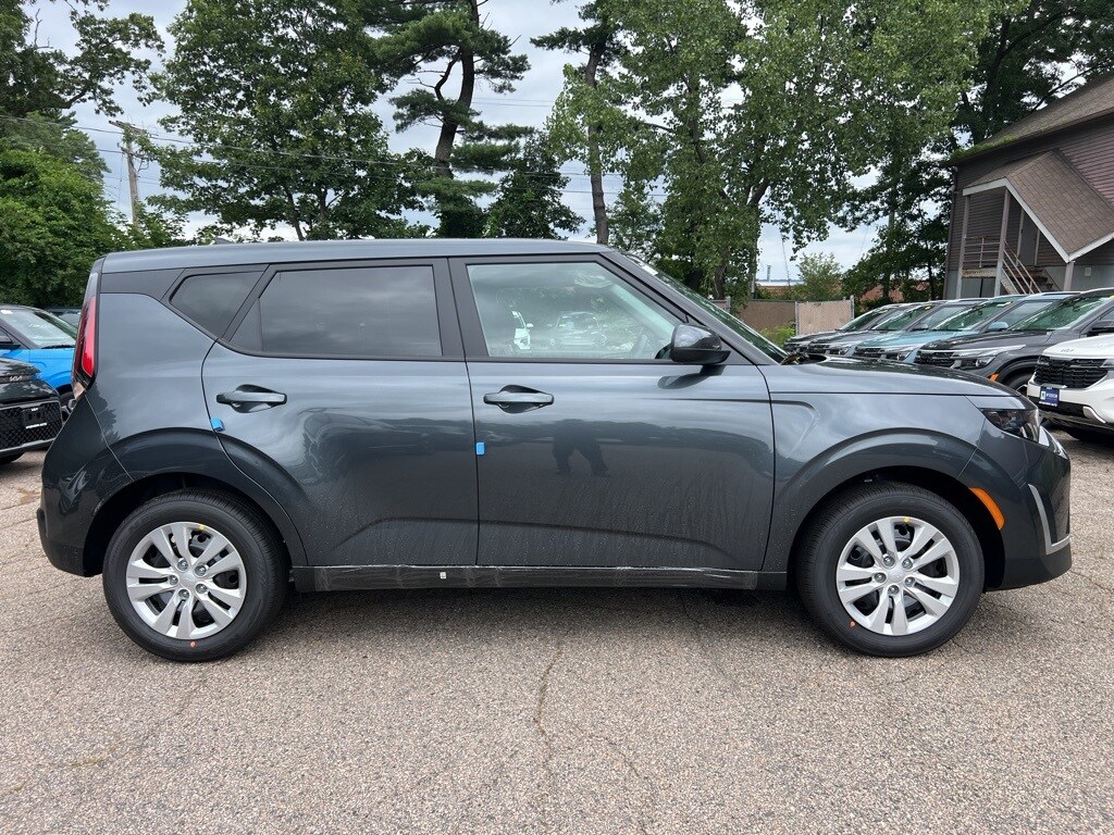 2025 Kia Soul LX photo 4