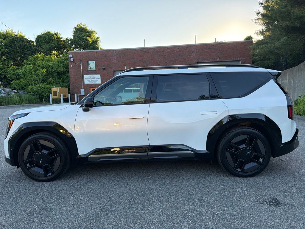 Used 2024 Kia EV9 GT-Line with VIN KNDAEFS57R6031113 for sale in Norwood, MA