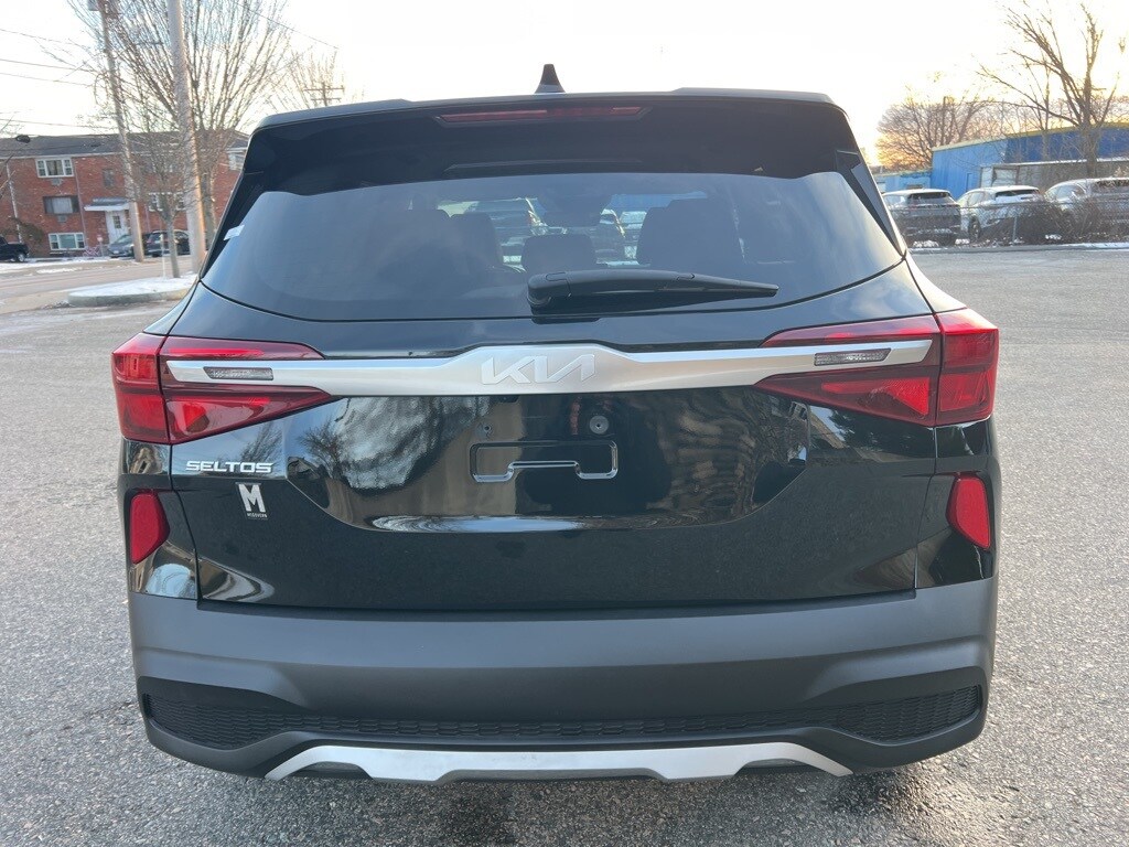 Used 2023 Kia Seltos LX SUV
