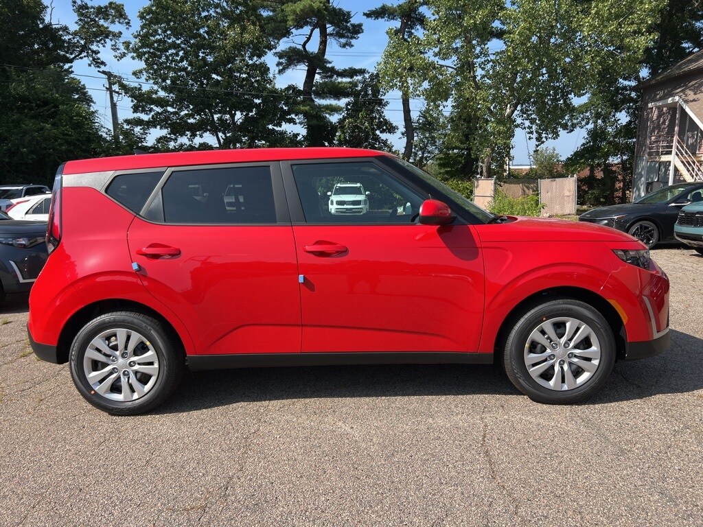 2025 Kia Soul LX photo 4