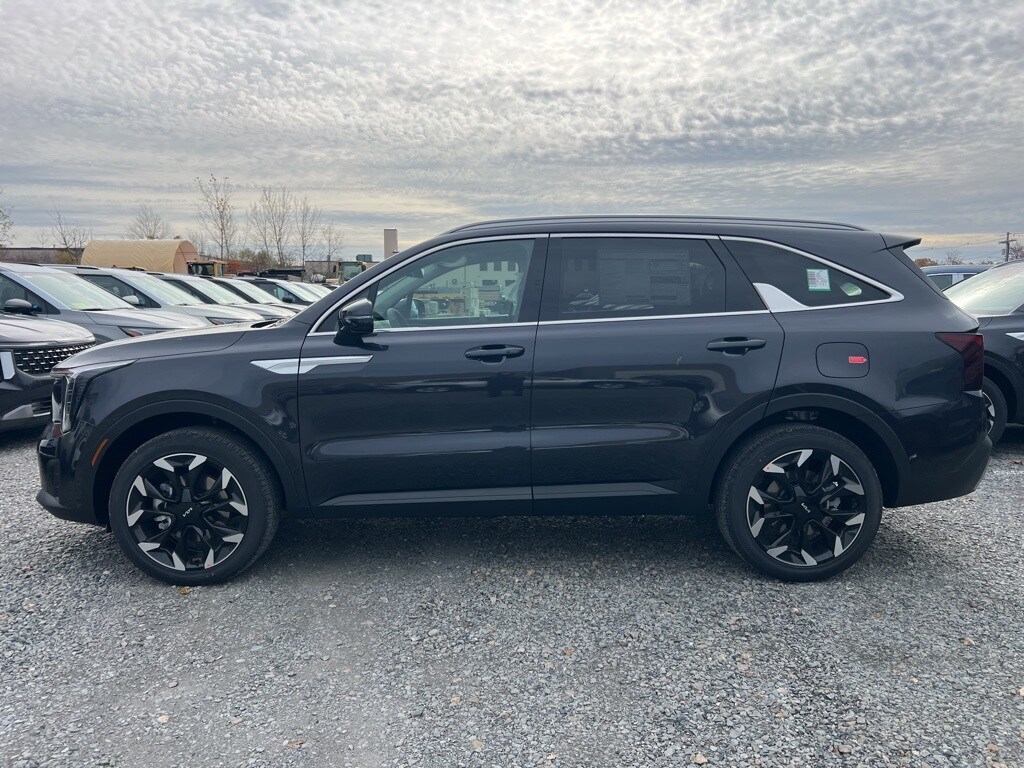 2026 Kia Sorento EX photo 2