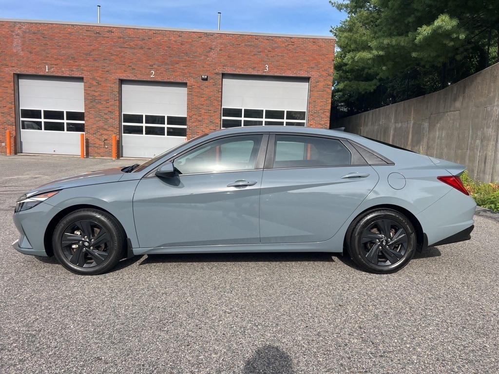 Used 2023 Hyundai Elantra HEV Blue Sedan