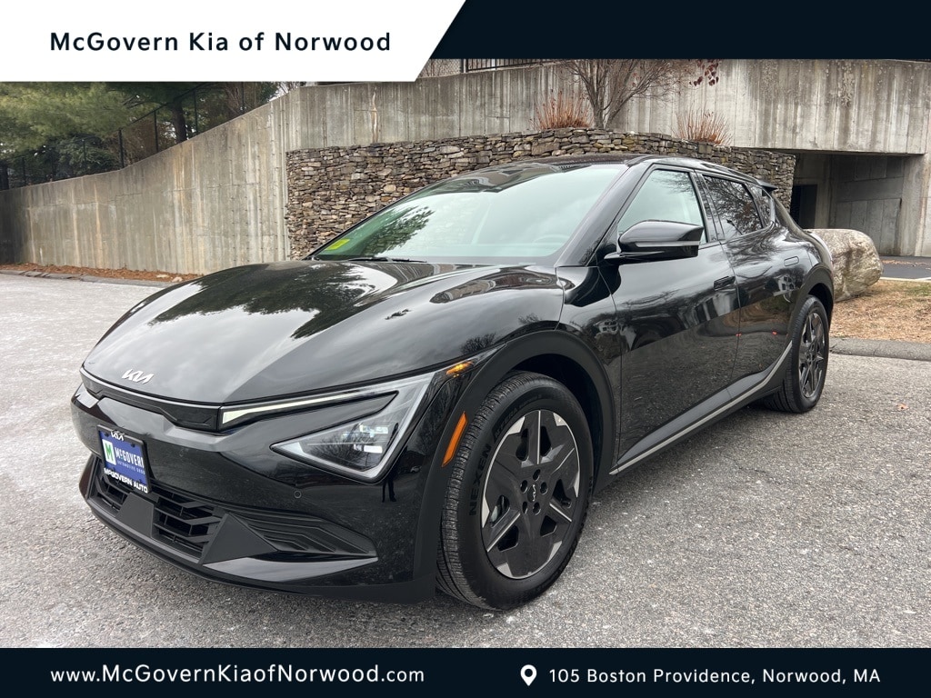 2025 Kia EV6 Light L/R's photo