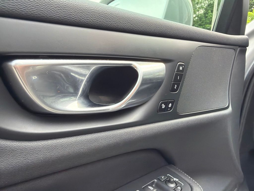 2025 Volvo V60 Cross Country Plus - Photo 16