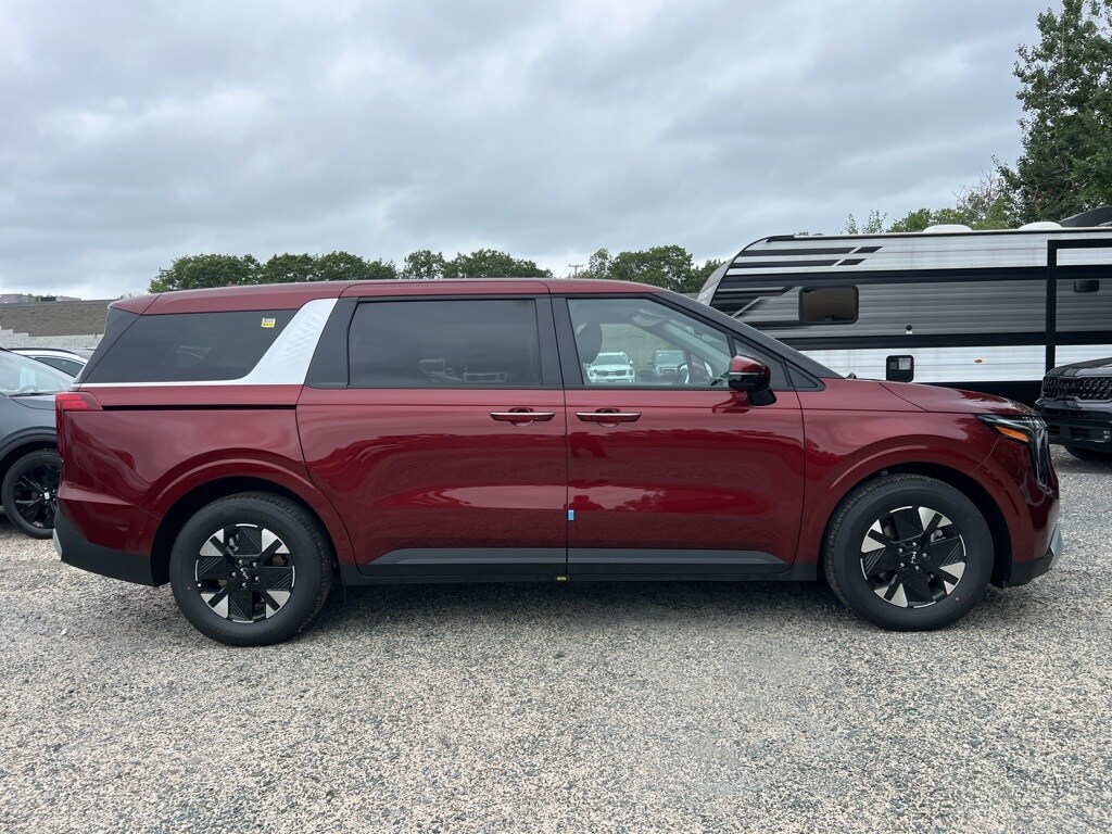 2026 Kia Carnival LXS photo 4