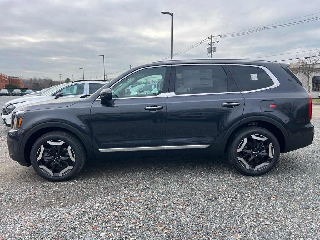 2025 Kia Telluride S photo 2