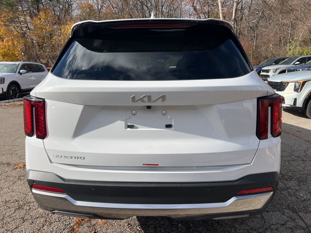2026 Kia Sorento S photo 3