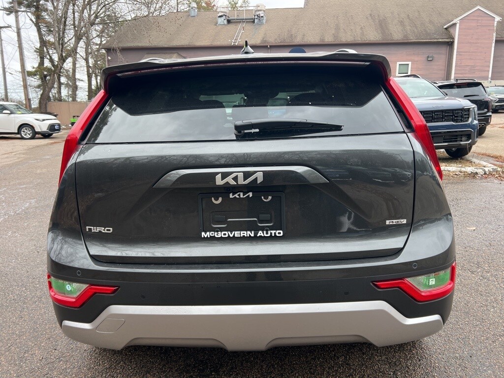 2025 Kia Niro Plug-In Hybrid EX photo 3