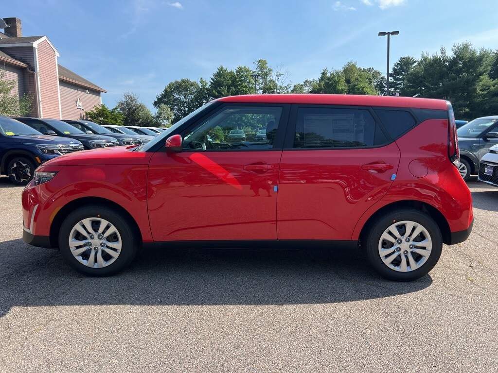 2025 Kia Soul LX photo 2