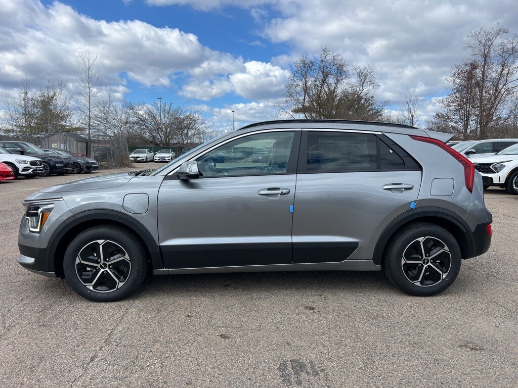 2025 Kia Niro Plug-In Hybrid EX photo 2