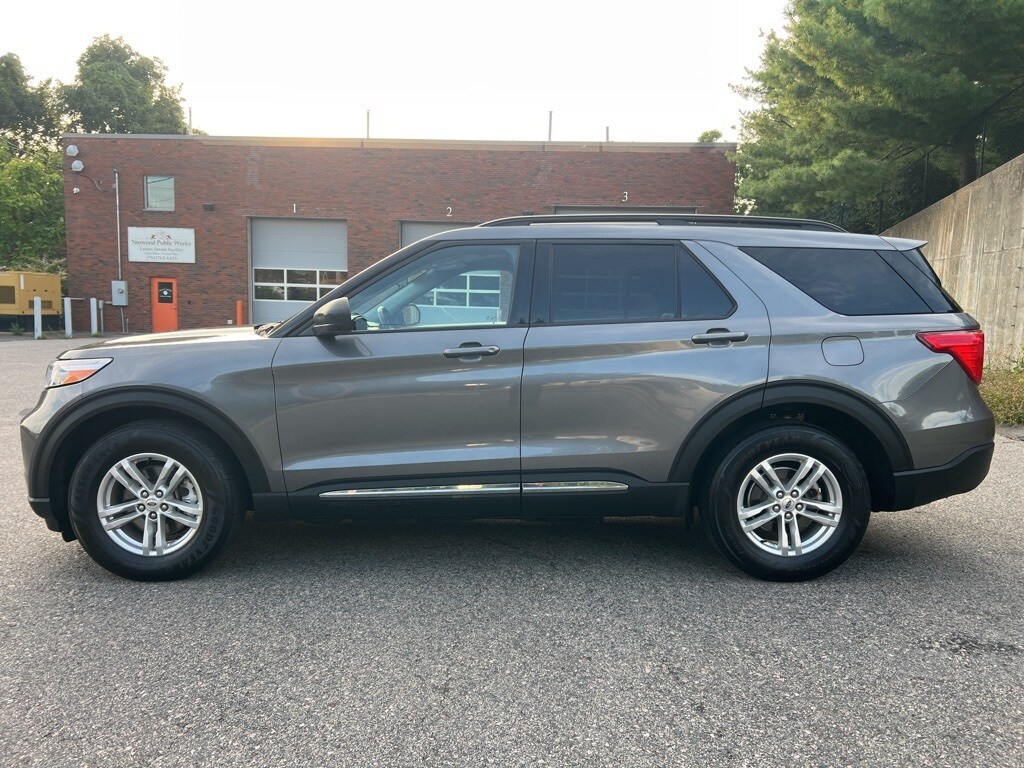 2022 Ford Explorer XLT photo 2