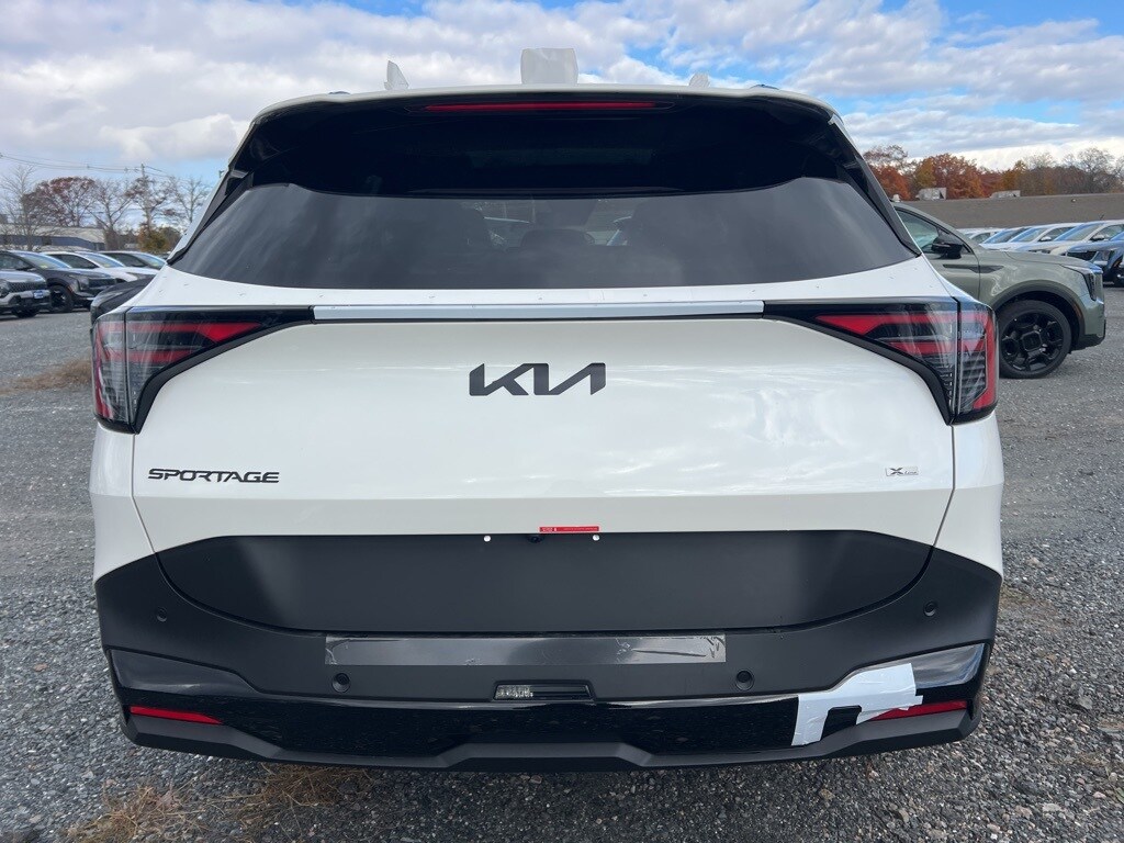2026 Kia Sportage Plug-In Hybrid X-Line photo 3
