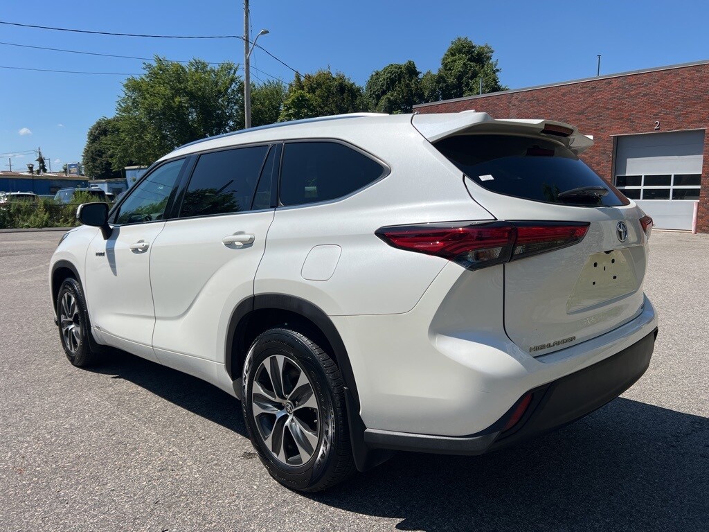 2021 Toyota Highlander Hybrid XLE photo 2