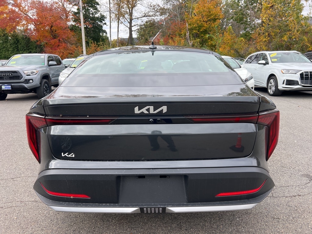 New 2025 Kia K4 LXS Sedan