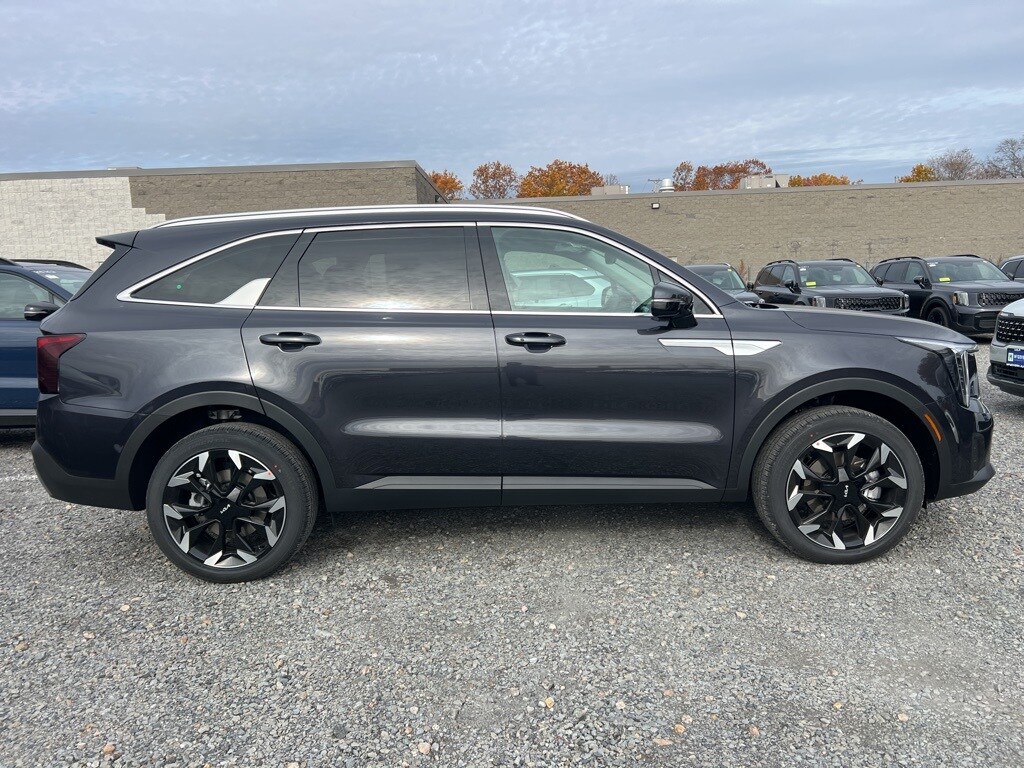2026 Kia Sorento EX photo 4