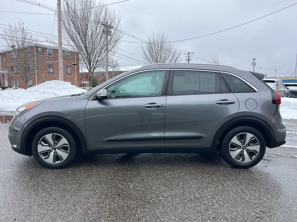 Used 2017 Kia Niro EX with VIN KNDCC3LC3H5069386 for sale in Norwood, MA