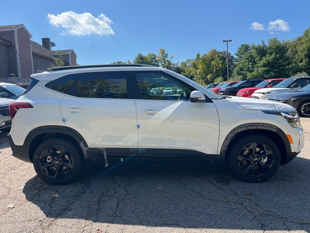 New 2026 Kia Seltos EX SUV