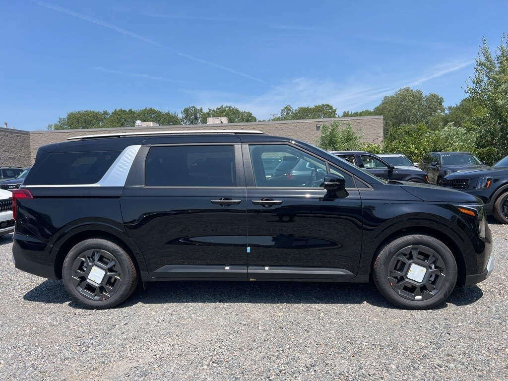 2026 Kia Carnival EX photo 3