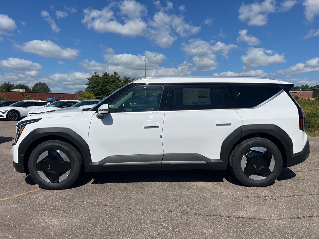 New 2026 Kia EV9 Wind SUV
