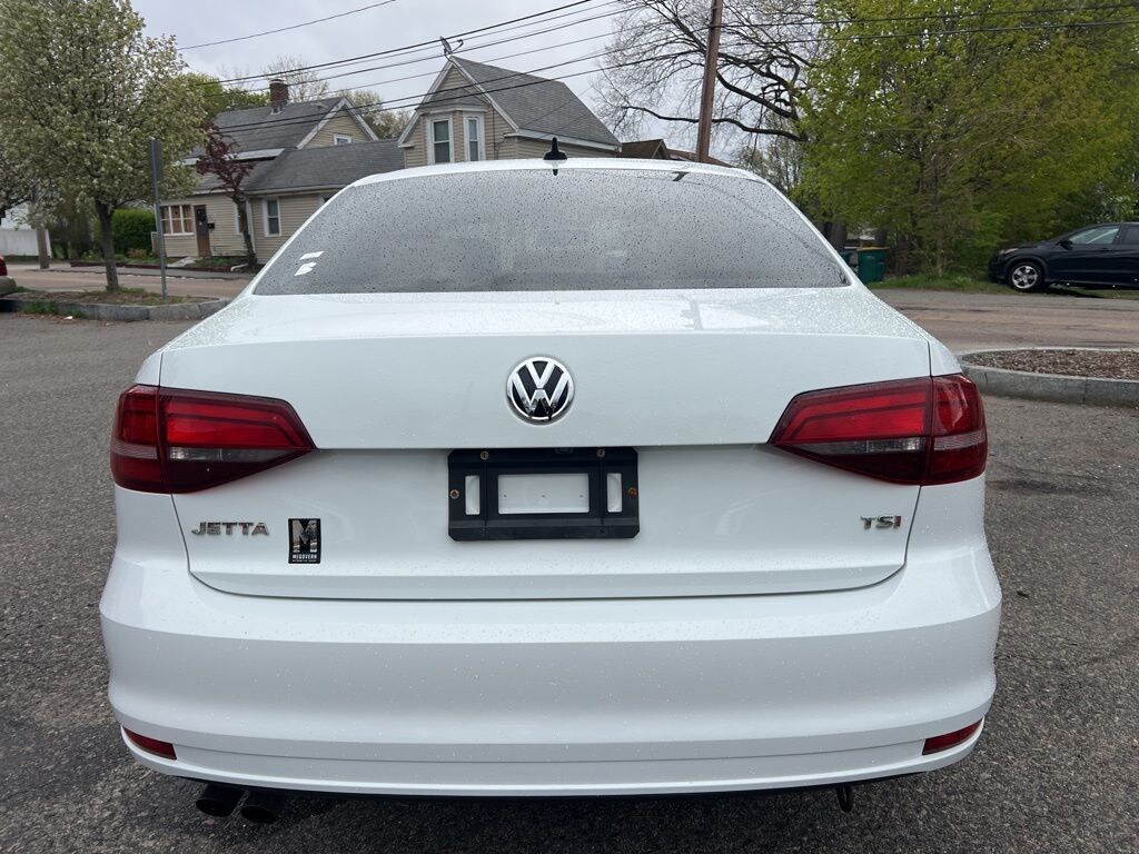 Used 2017 Volkswagen Jetta 1.4T SE Sedan