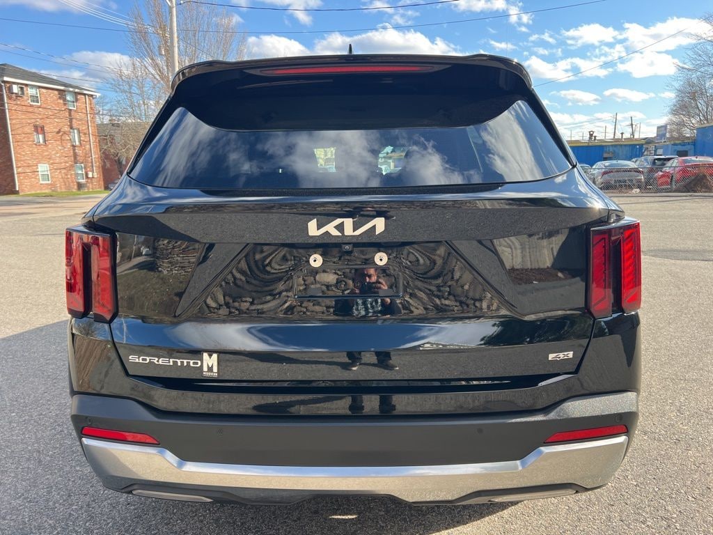 Used 2024 Kia Sorento S SUV