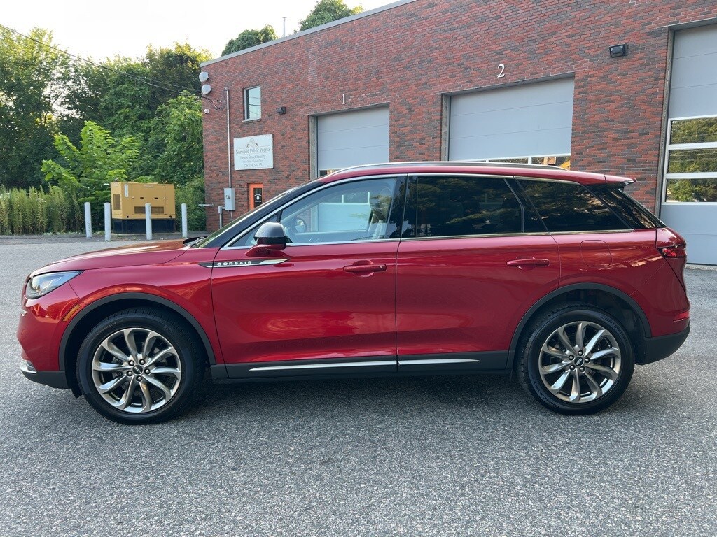 2020 Lincoln Corsair Standard photo 2