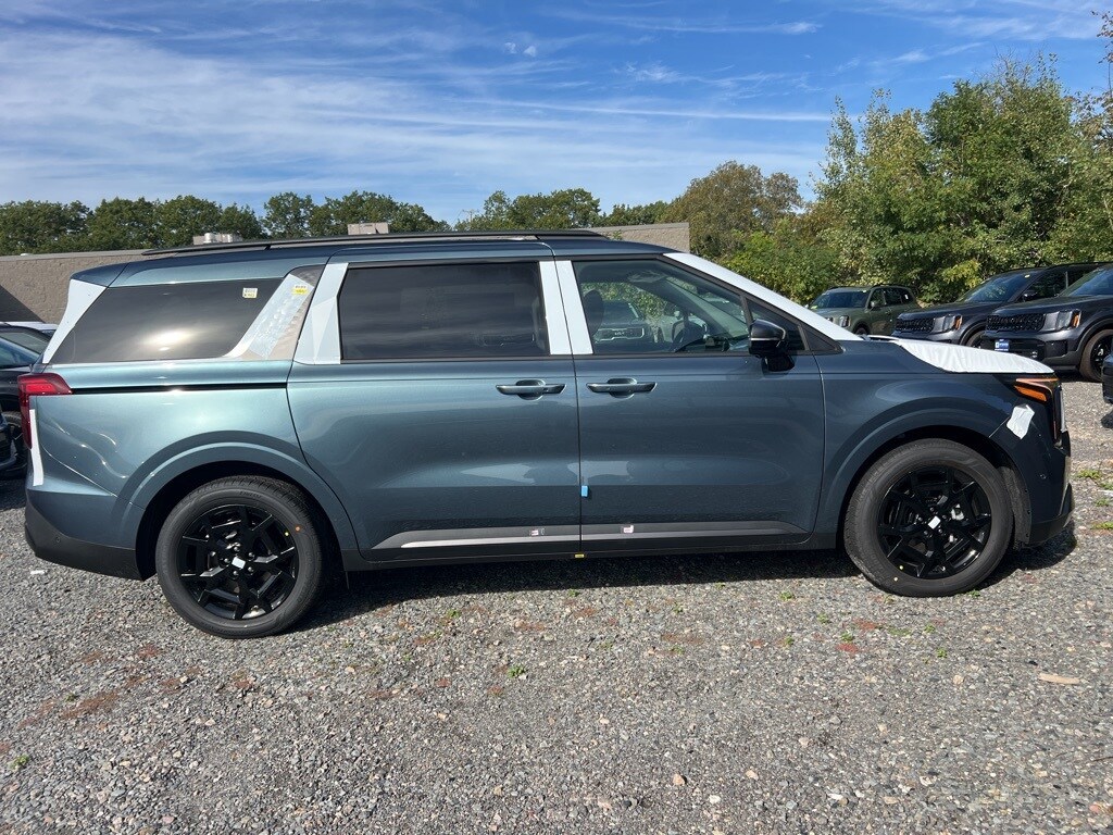 2026 Kia Carnival SX photo 3