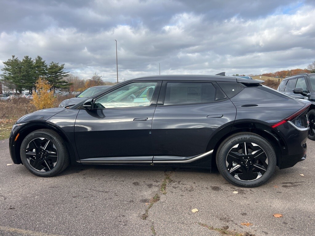 2025 Kia EV6 Light Wind photo 2