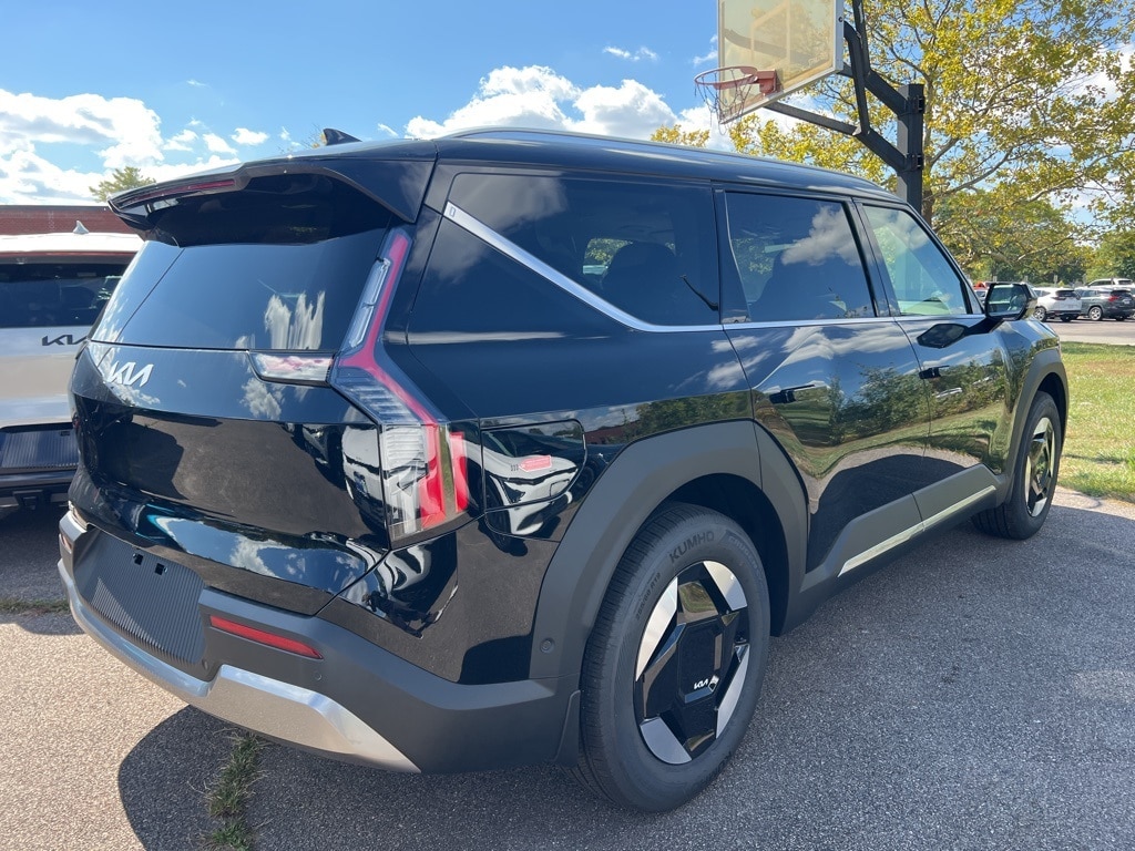New 2026 Kia EV9 Wind SUV