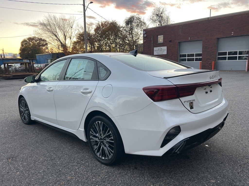2023 Kia Forte GT-Line photo 3