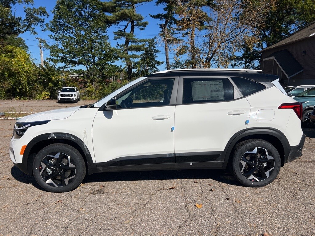 2026 Kia Seltos S photo 2
