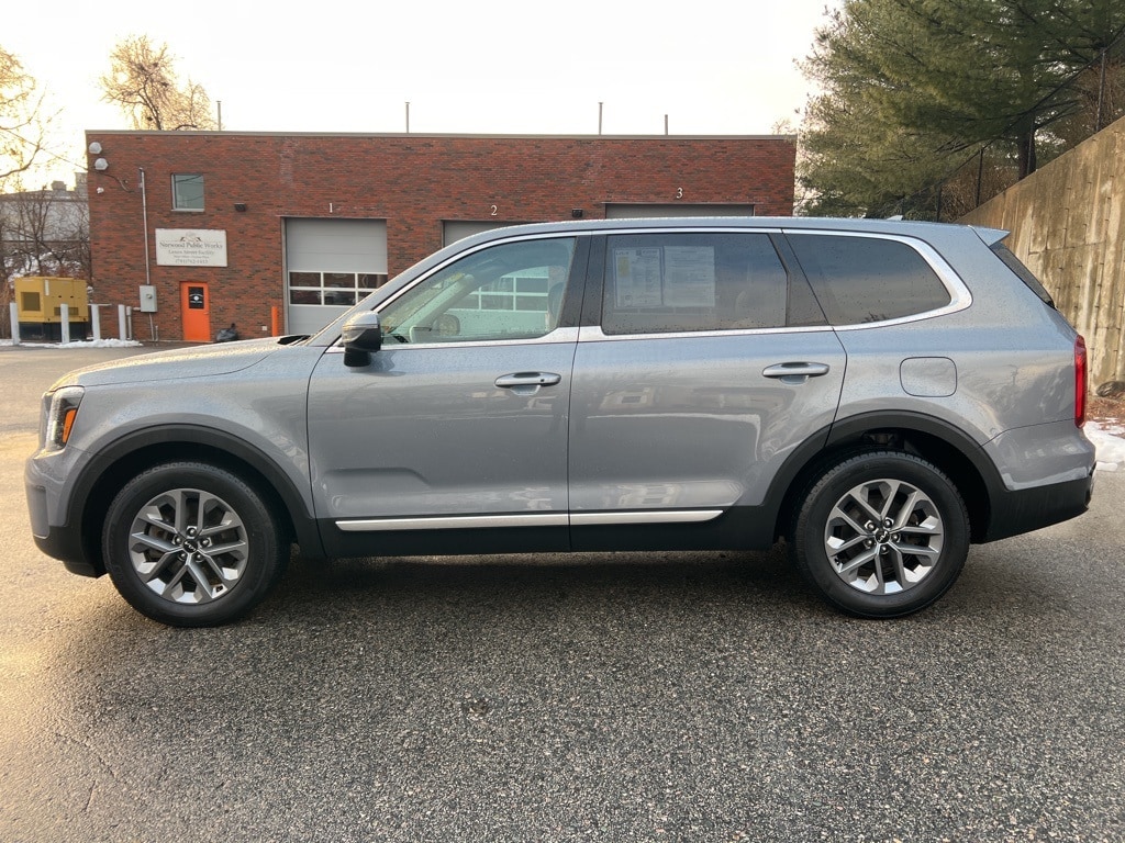 Used 2023 Kia Telluride LX SUV