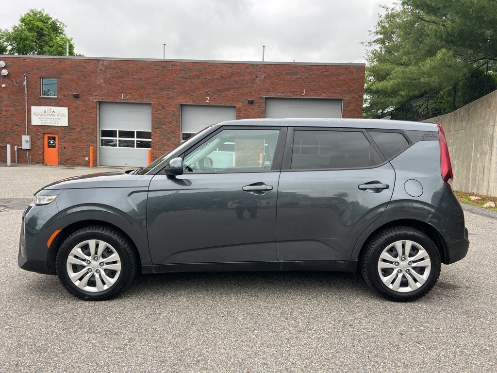 2021 Kia Soul LX photo 2