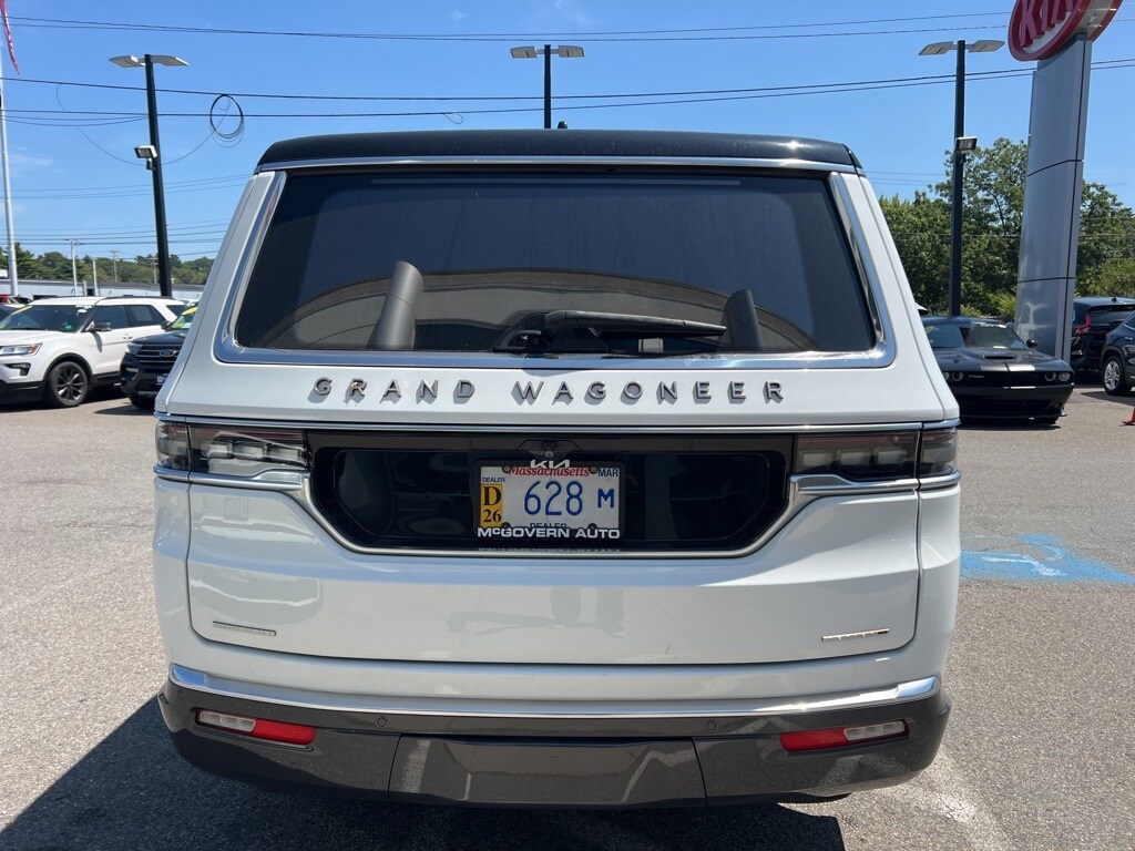 2022 Jeep Grand Wagoneer III photo 3