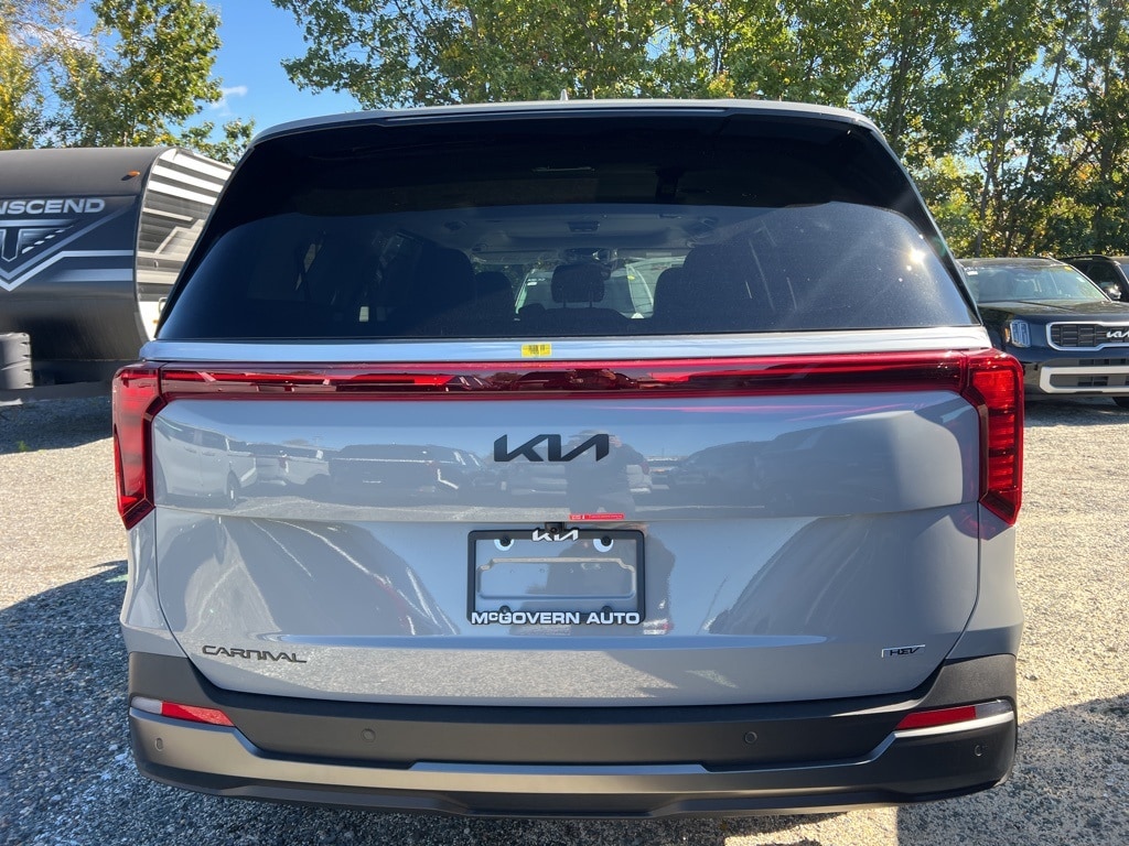 New 2026 Kia Carnival Hybrid SX Van Passenger Van