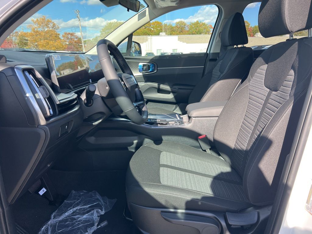 2026 Kia Sorento LX - Photo 8