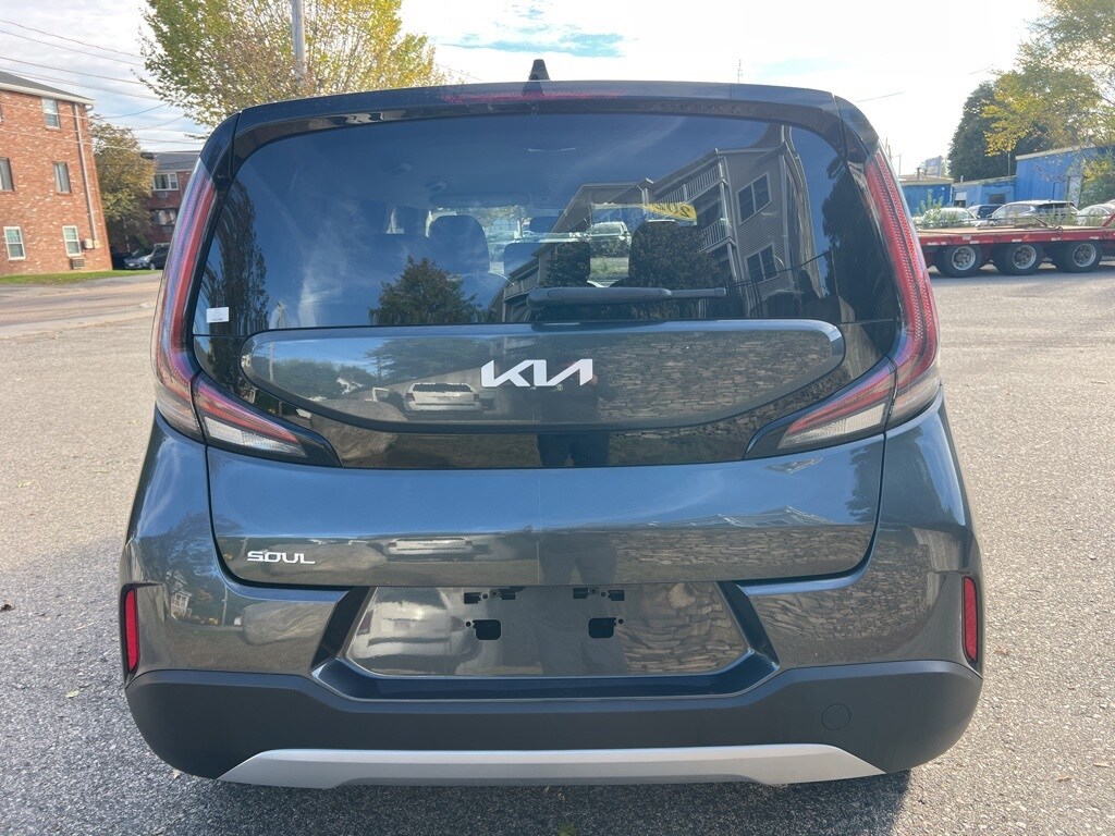 2024 Kia Soul LX photo 4