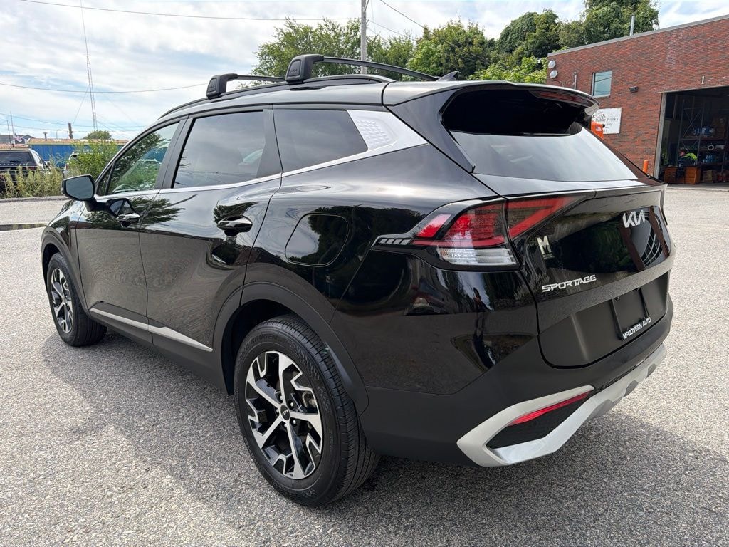 Used 2025 Kia Sportage EX SUV