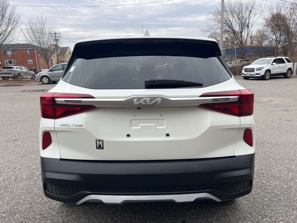 2023 Kia Seltos LX photo 4