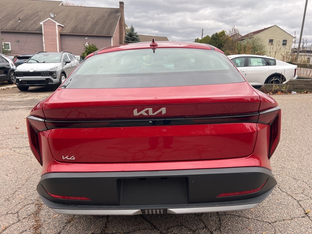 New 2025 Kia K4 LXS Sedan
