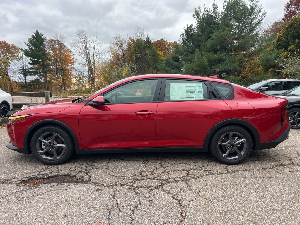 New 2025 Kia K4 LXS Sedan