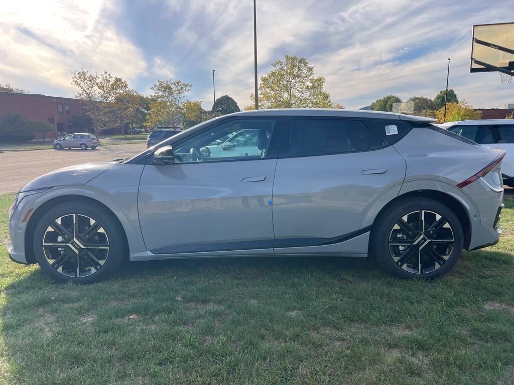 2025 Kia EV6 GT-Line photo 2