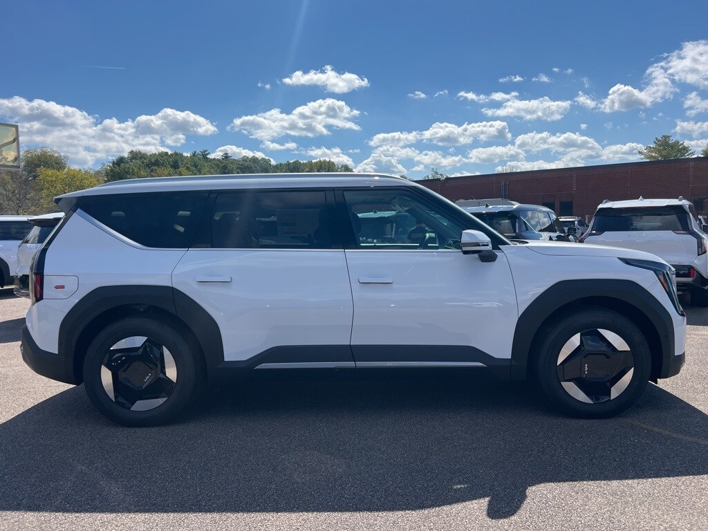 New 2026 Kia EV9 Wind SUV