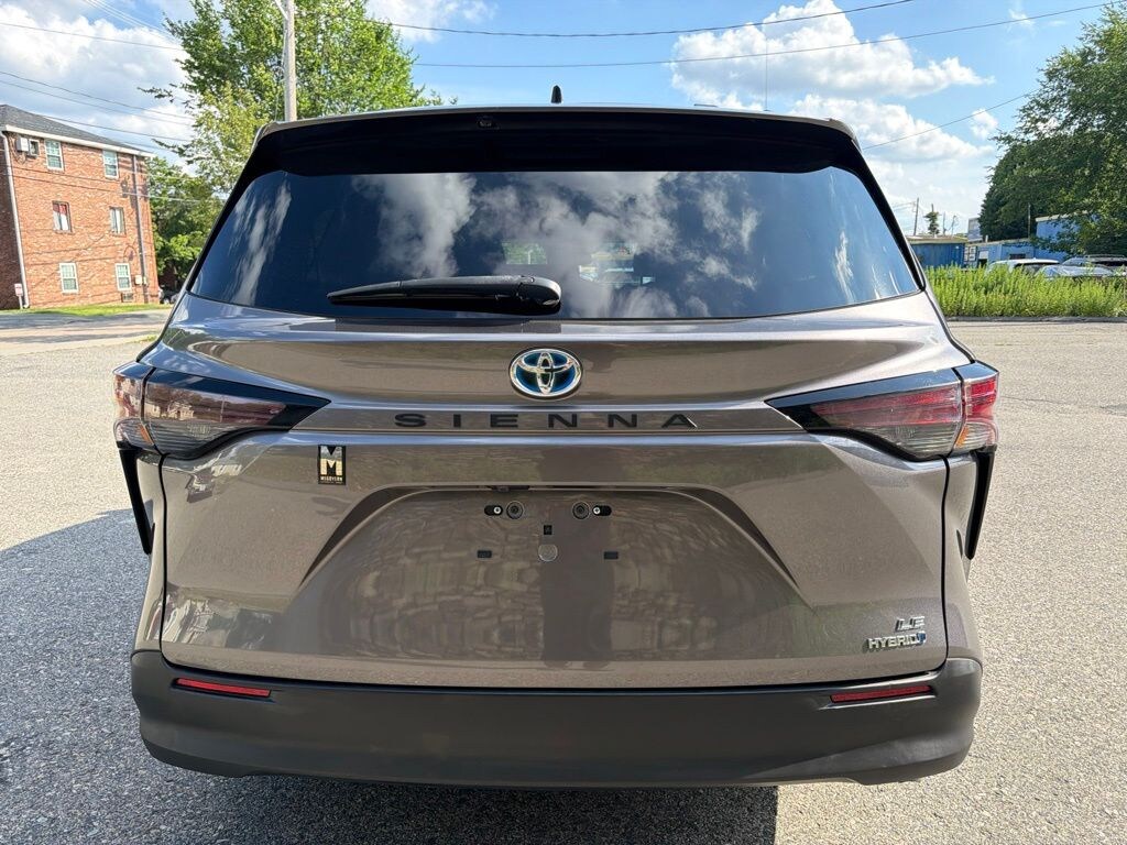 Used 2024 Toyota Sienna LE Van Passenger Van