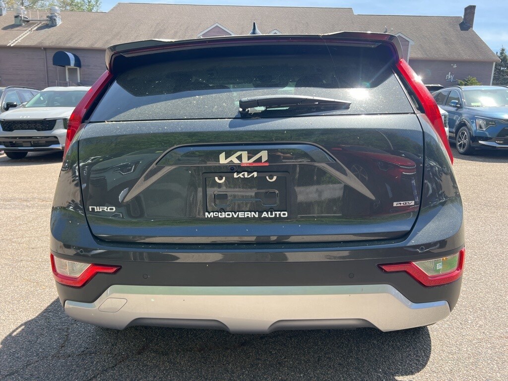 2025 Kia Niro EX photo 3