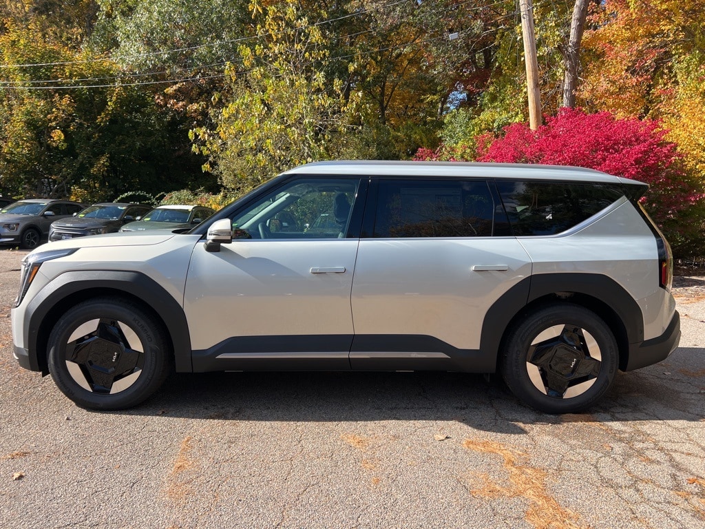 New 2026 Kia EV9 Wind SUV