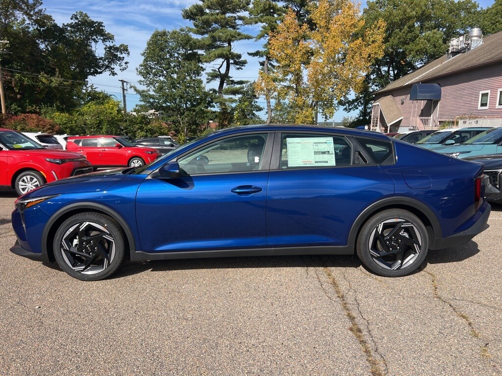 2025 Kia K4 EX photo 2