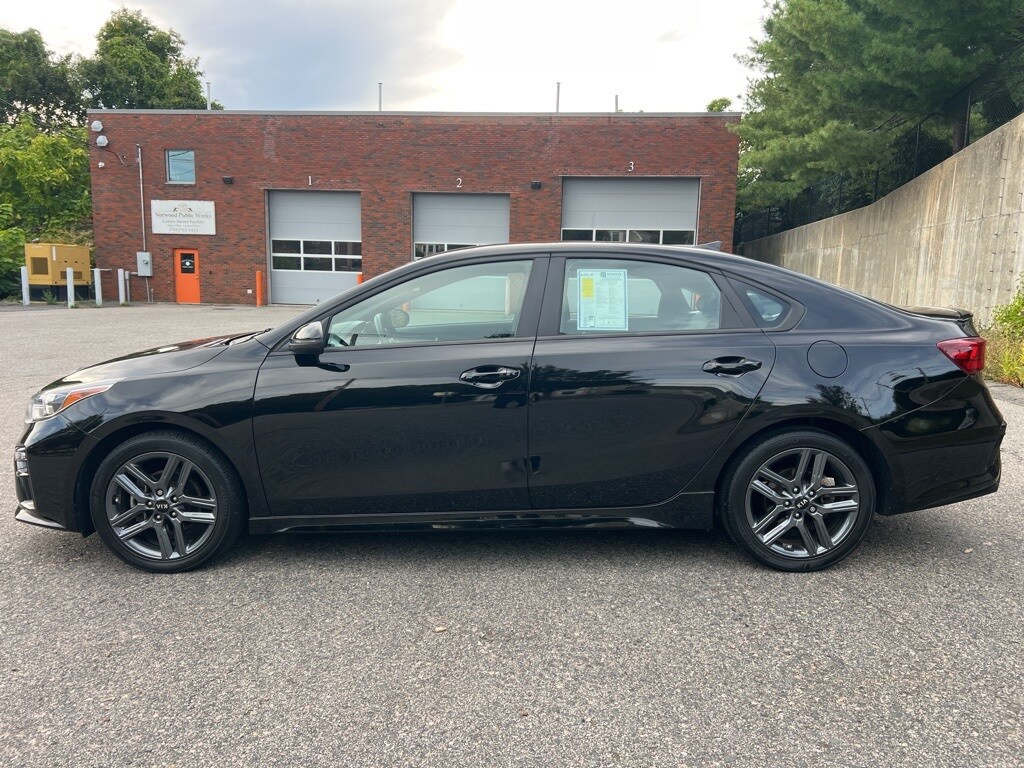 2021 Kia Forte GT-Line photo 2