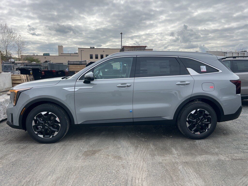 2026 Kia Sorento S photo 2