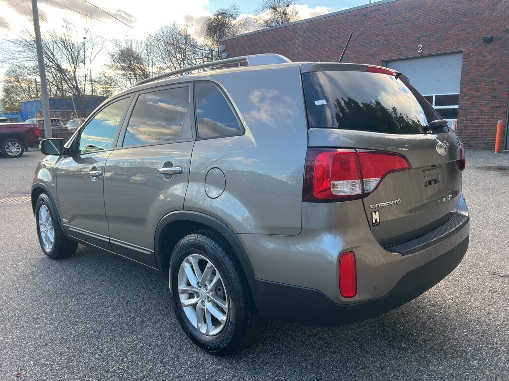 2015 Kia Sorento LX photo 3